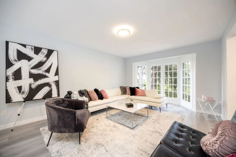 198 Romfield Circuit, Thornhill, ON