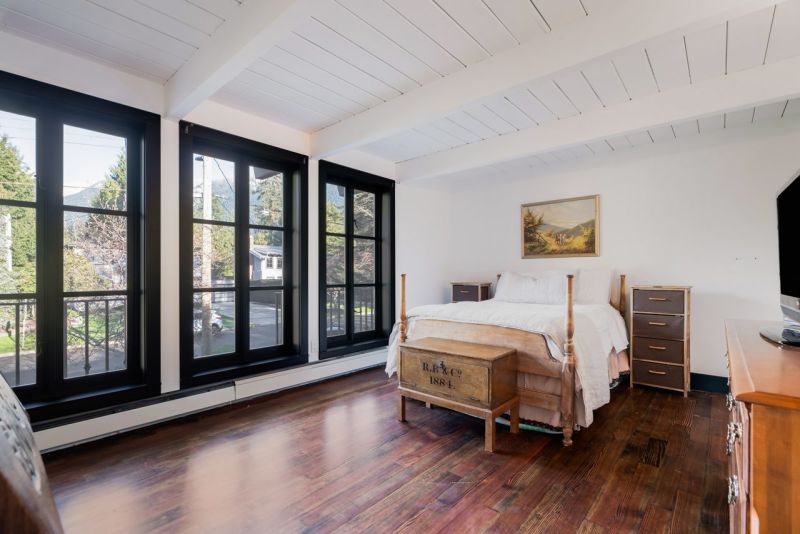 4297 Sunset Boulevard, North Vancouver, BC