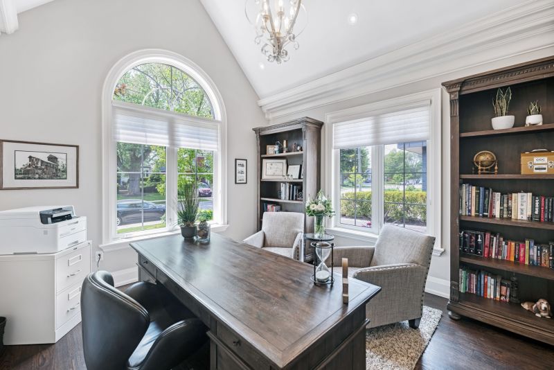 17 Wenonah Drive, Mississauga, ON
