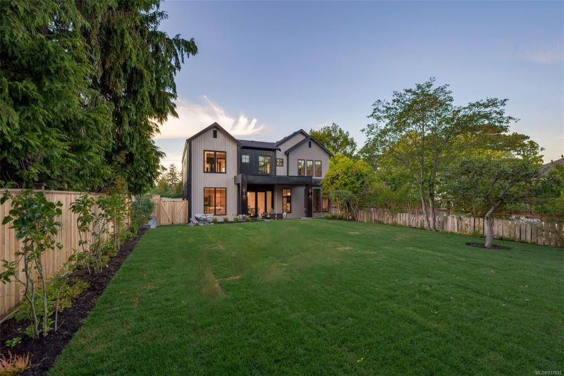 2651 Anscomb Place, Victoria, BC