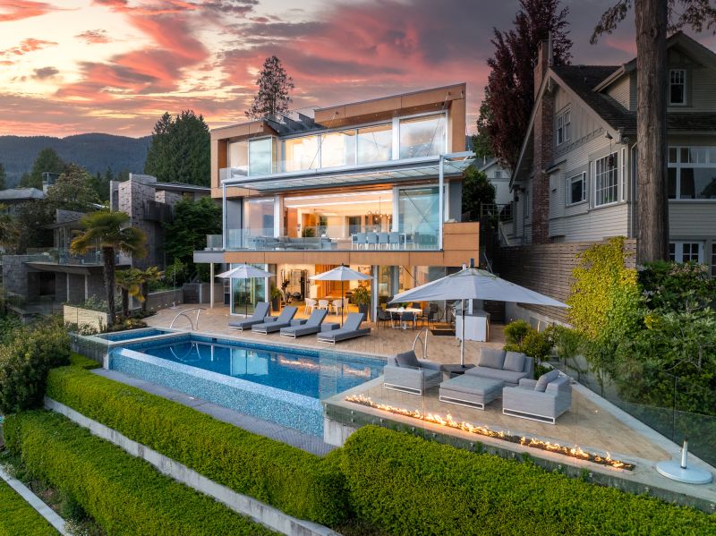 2612 Bellevue Avenue, West Vancouver, BC