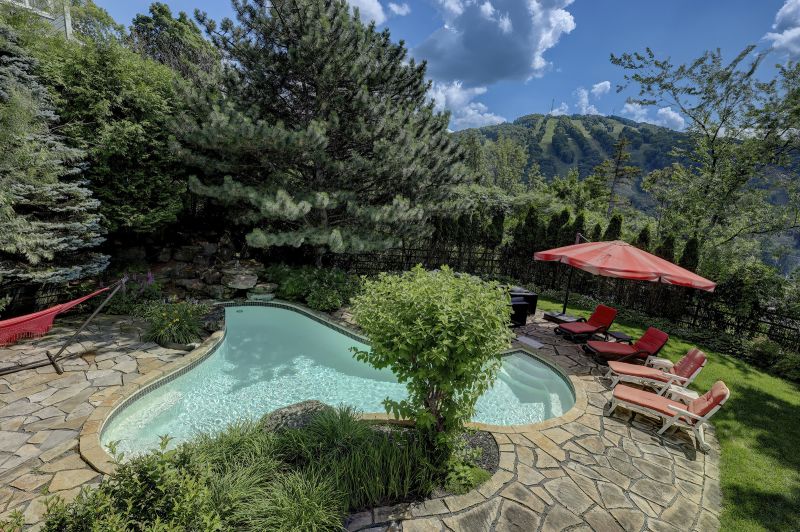 147 Rue Montcalm, Bromont, QC, Canada, Bromont, QC