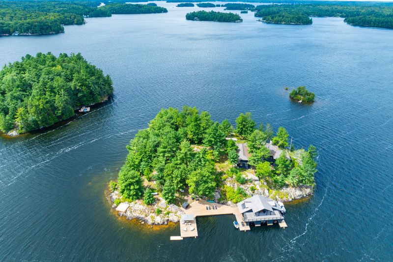 1 Onaway Island R21, Muskoka Lakes, ON