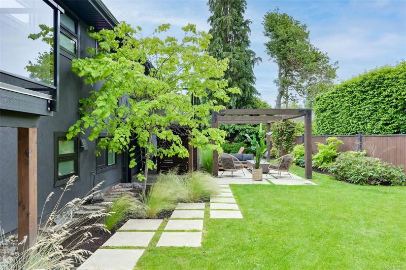 2091 Stonehewer Place, Victoria, BC
