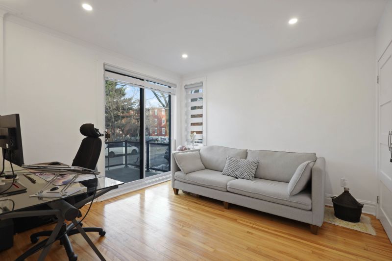 5042 Av. Jeanne-d'Arc, Montreal, QC