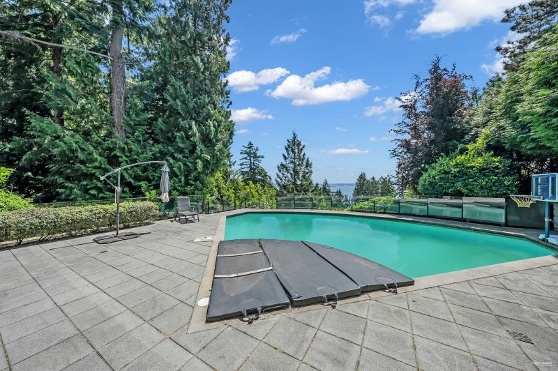 4668 Clovelly Walk, West Vancouver, BC