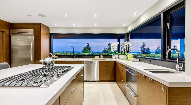 875 Aubeneau Crescent, West Vancouver, BC