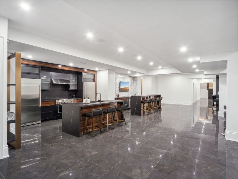 284 Pine Valley Crescent, Woodbridge, ON