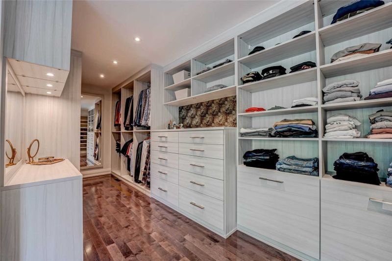 53 Royalavon Crescent, Toronto, ON