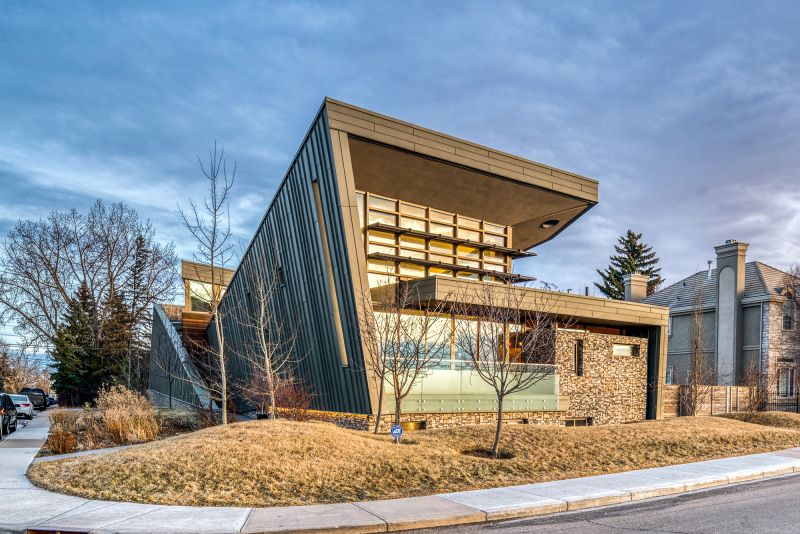 145 38A Avenue Southwest, Calgary, AB