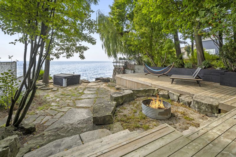 1 Lake Shore Drive, Toronto, ON