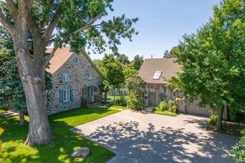 601-601a Boulevard de Mortagne, Boucherville, QC, Canada, Boucherville, QC