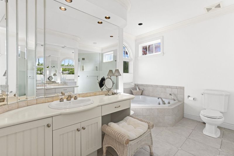 13520 13A Avenue, Surrey, BC, Canada, Surrey, BC