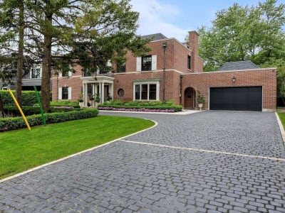 Luxury estate at 31 Sandringham Drive, Toronto — photo 1