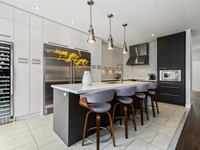 Luxury estate at 8 Pavel Place, Hamilton, ON — photo 8