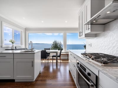 Luxury estate at 14535 Sunset Drive, White Rock, BC — photo 8