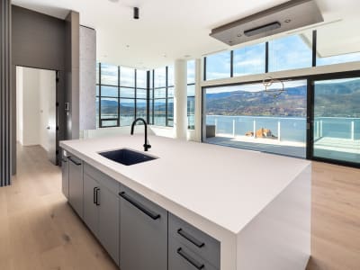 Luxury estate at 1181 Sunset Drive #2902, Kelowna, BC — photo 1