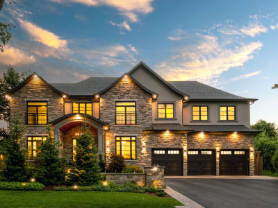 Luxury estate at 100 Seneca Drive, Hamilton, ON — photo 2