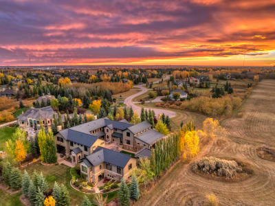 Luxury estate at Calgary — photo 1