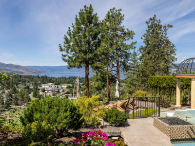 Luxury estate at 983 Westpoint Drive, Kelowna, BC — photo 24