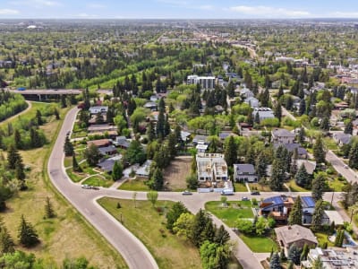 Luxury estate at 13838 Ravine Drive Northwest, Edmonton, AB — photo 12