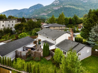 Luxury estate at 39726 Government Road, Squamish, BC — photo 11