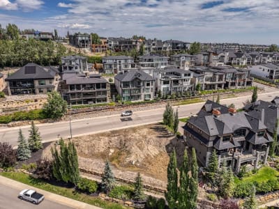 Luxury estate at 7695 Elkton Drive Southwest, Calgary, AB — photo 8