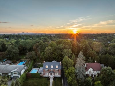 Luxury estate at 427 Rue Victoria, Sherbrooke, QC — photo 2
