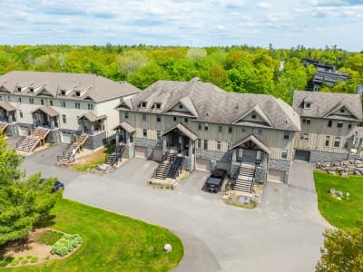 Luxury estate at 61 Rockmount Crescent, Gravenhurst, ON — photo 1