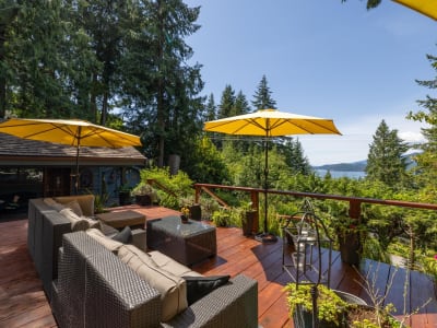 Luxury estate at 315 Bayview Road, Lions Bay, BC — photo 2