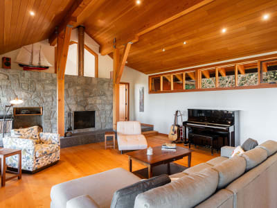 Luxury estate at 1004 Cowan Point Drive, Bowen Island, BC — photo 11