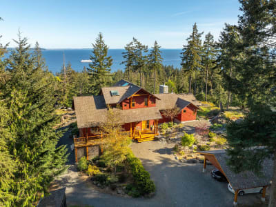Luxury estate at 1004 Cowan Point Drive, Bowen Island, BC — photo 3