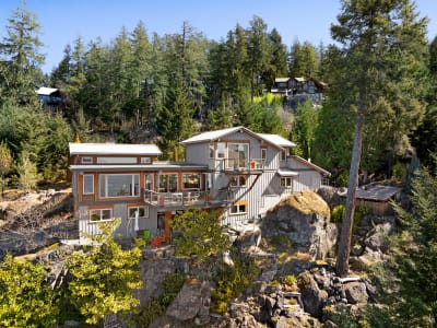 Luxury estate at 9987 Welcome Wynd, Halfmoon Bay, BC — photo 5