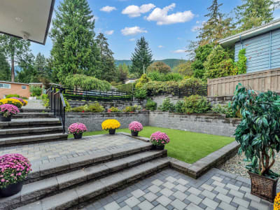 Luxury estate at 929 Canyon Boulevard, North Vancouver, BC — photo 25