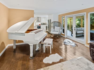 Luxury estate at 1007 Kentwood Place, Victoria, BC — photo 5
