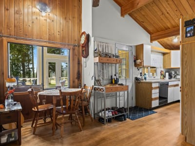 Luxury estate at 5090 Mackinnon Road, Peachland, BC — photo 5