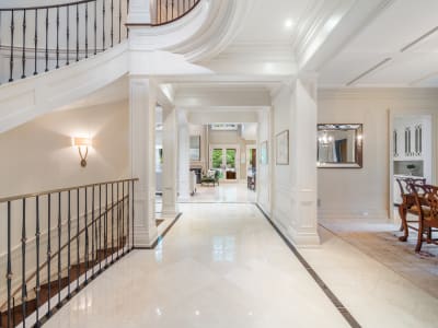 Luxury estate at Burlington, ON — photo 8