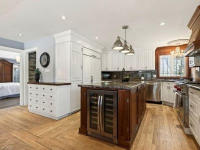 Luxury estate at 389 Clarendon Drive, Hamilton, ON — photo 8