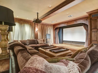 Luxury estate at Calgary — photo 37