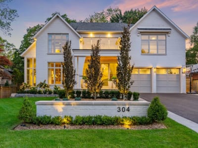 Luxury estate at 304 Pomona Avenue, Burlington, ON — photo 1