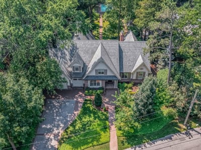 Luxury estate at 190 Donnelly Drive, Mississauga, ON — photo 2