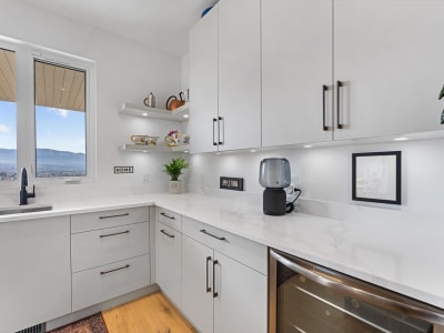 Luxury estate at 861 Boynton Place, Kelowna, BC — photo 9