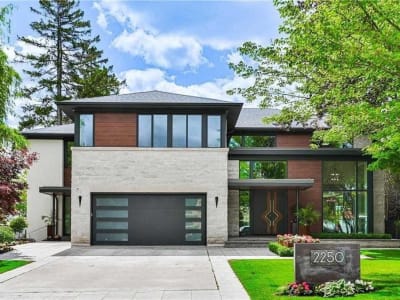Luxury estate at 2250 Chancery Lane West, Oakville, ON — photo 1