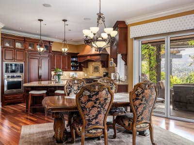 Luxury estate at 983 Westpoint Drive, Kelowna, BC — photo 4