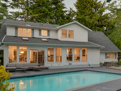 Luxury estate at 2861 Tudor Avenue, Victoria, BC — photo 3