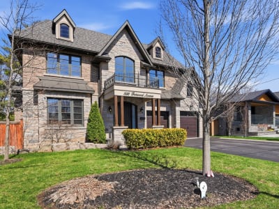 Luxury estate at 1395 Trotwood Avenue, Mississauga, ON — photo 2
