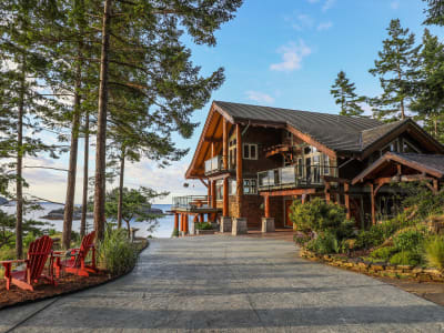 Luxury estate at 2100 Redonda Drive, Quadra Island — photo 1