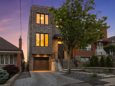 Luxury estate at 526 Westmount Avenue, Toronto, ON — photo 2