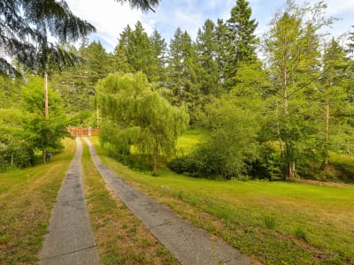 Luxury estate at 4740 Beaverdale Road, Victoria, BC — photo 106
