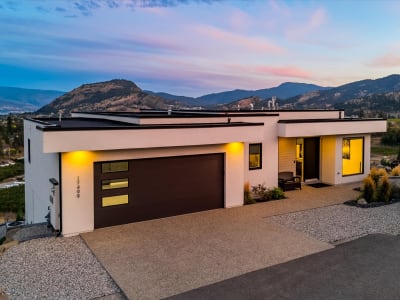 Luxury estate at 17499 Sanborn Street, Summerland, BC — photo 1